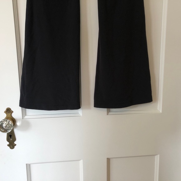 Lululemon Groove Flare Pant - Size 6 - Picture 5 of 6